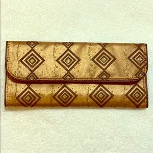 GET ORGANIZED with this soft sateen wallet and jewelry organizer combo!